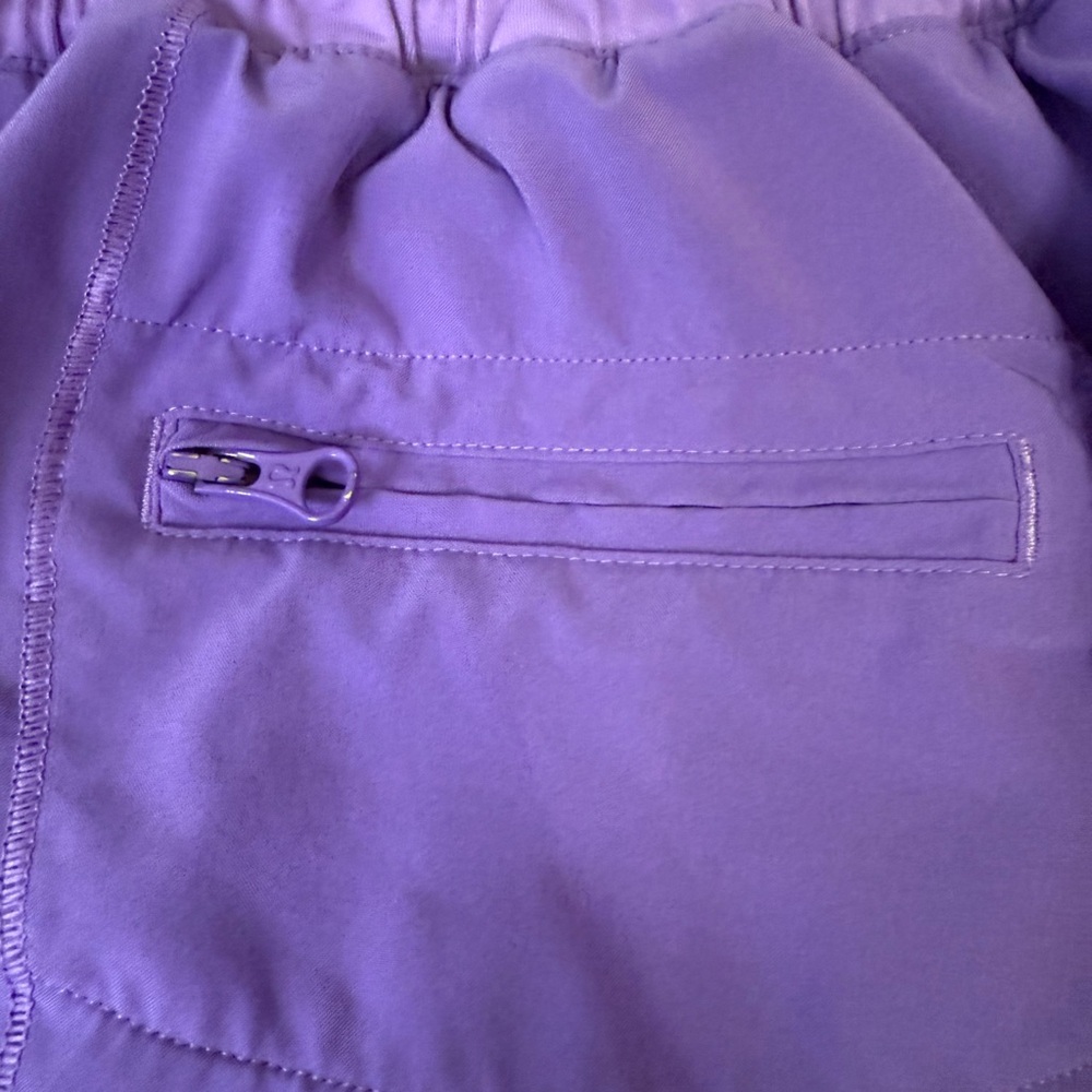 Lululemon low rise lined hotty hot shorts size 2.5" size 8 purple EUC - Picture 8 of 11